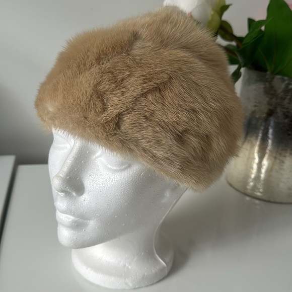 GENUINE Vintage Blonde Mink Fur Hat - Picture 1 of 5